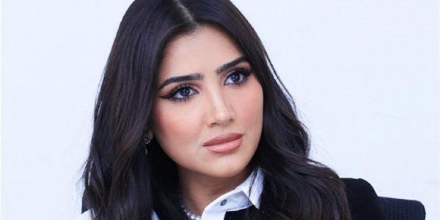 مي عمر تكثف نشاطها الفني بالتعاقد على بطولة فيلم ومسلسل جديدين