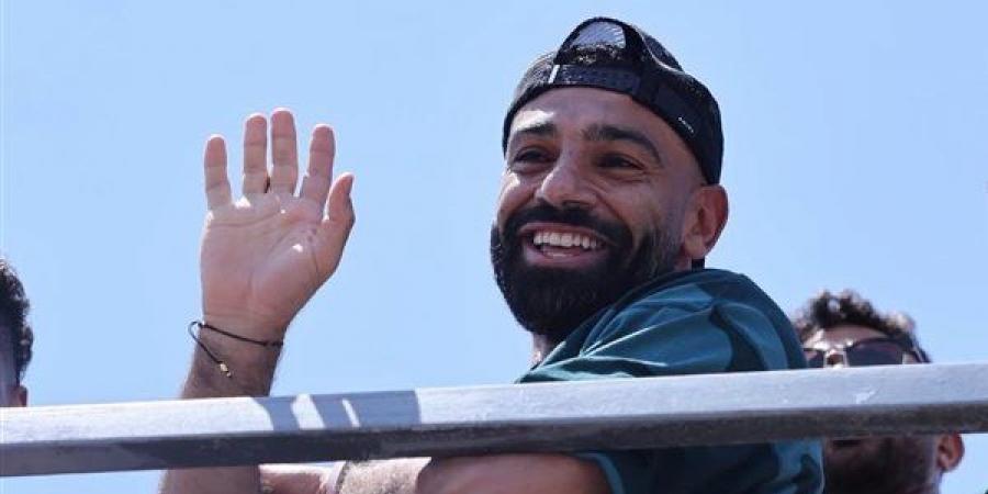 بعد فشل الاتفاق مع بشكتاش، محمد صلاح يصل إلى الرياض بشكل مفاجئ