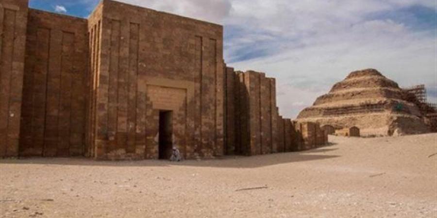 السياحة والآثار تطلق مشروعا متكاملا لتطوير الخدمات المقدمة للزائرين في سقارة