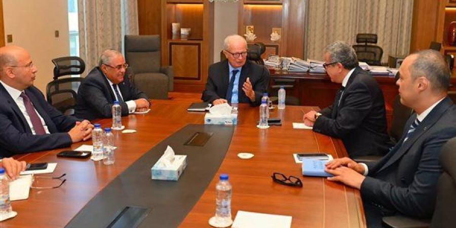 نائب رئيس الوزراء يبحث مع "المركزي للمحاسبات" تطوير أداء الشركات المملوكة للدولة