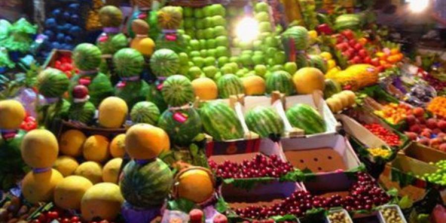 أسعار الفاكهة اليوم الإثنين، انخفاض العنب وارتفاع التين البرشومي 3 جنيهات