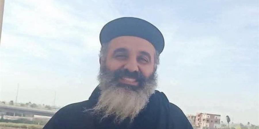 إصابة راعي كنيسة وآخر في انقلاب سيارة بصحراوي المنيا