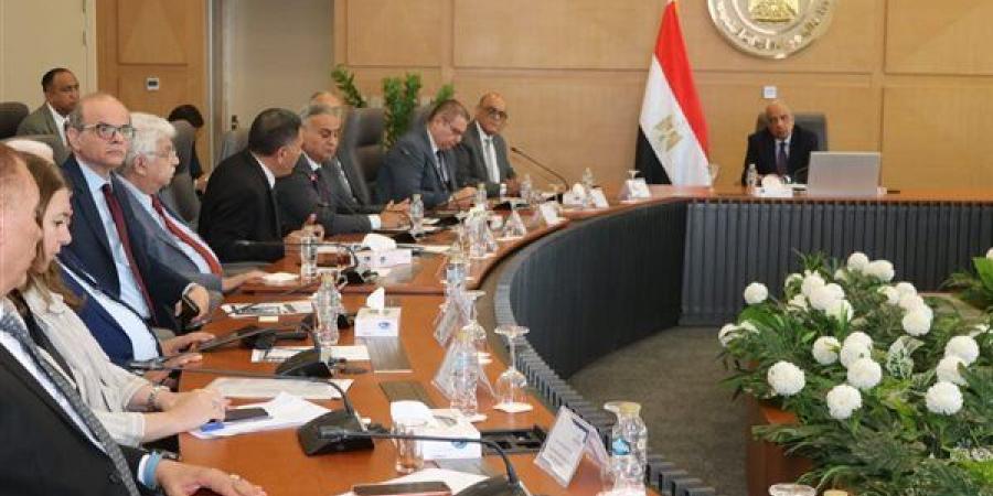 وزير الكهرباء يتابع تنفيذ خطة رفع كفاءة استخدام الطاقة