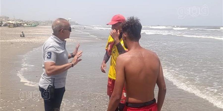 بعد فقدان شاب، حي الشرق ببورسعيد يحذر من تجاوز المناطق الخطرة بالشاطئ (صور وفيديو)