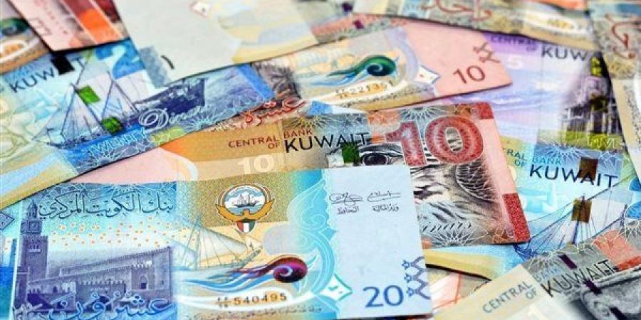 سعر الدينار الكويتي مقابل الجنيه في البنوك المصرية مساء اليوم السبت