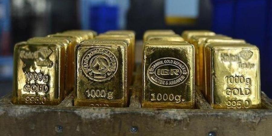 تراجع سعر جرام الذهب بمنتصف تعاملات اليوم الإثنين
