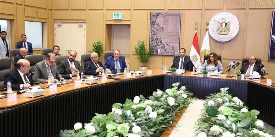 وزيرا التنمية المحلية والاتصالات وتكنولوجيا المعلومات يطلقان خدمة "تراخيص المحال العامة" عبر منصة مصر الرقمية
