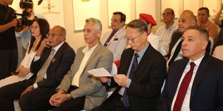 رئيس دار الأوبرا يفتتح معرض "حرف واحد يجعلك تقع في حب الصين"