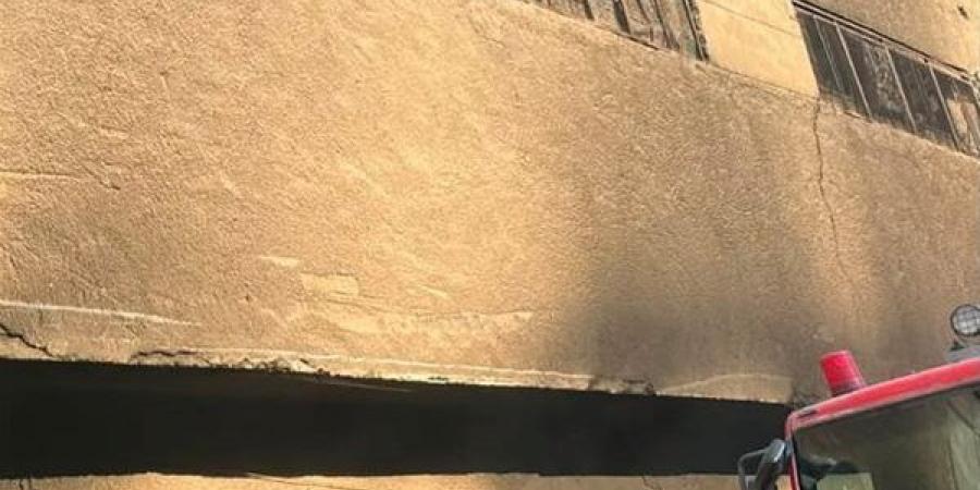 إخماد حريق داخل مصنع نسيج في شبرا الخيمة (صور)