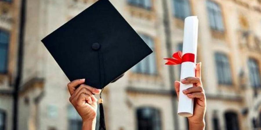 أوائل الثانوية العامة 2026، أول الجمهورية علمي علوم يحصل على 320 درجة