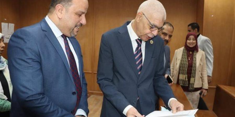 رئيس جامعة المنوفية يكشف حقيقة إقالة نائبه بعد الشائعة المتداولة