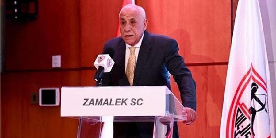 جلسة تحفيزية لحسين لبيب مع لاعبي الزمالك على هامش مران اليوم