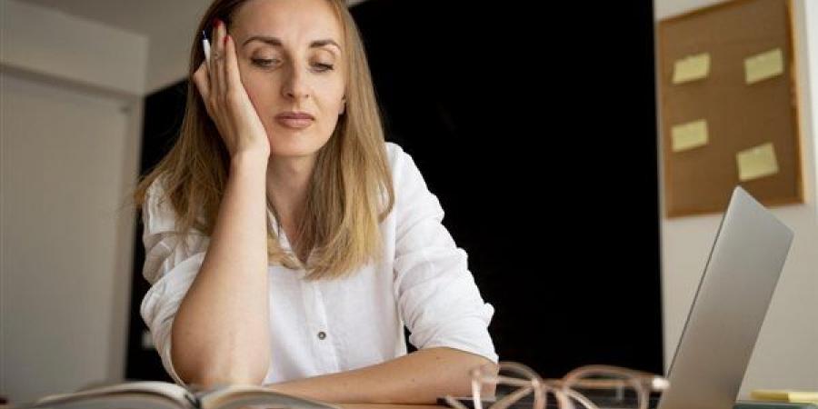 خبيرة علاقات أسرية تكشف عادات خطيرة تستنزف الطاقة النفسية وطرق التخلص منها