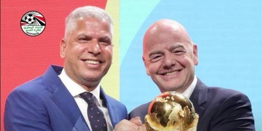 رئيس الفيفا يهنئ وائل جمعة بعيد ميلاده
