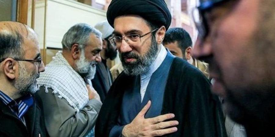 مقرب من المرشد الإيراني: مجتبى خامنئي توعد بزشكيان وينوي إبعاد عراقجي عن المفاوضات