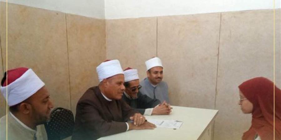 أوقاف قنا تجري الاختبارات الشفوية بمركز إعداد المحفظين بمسجد القنائي (صور)