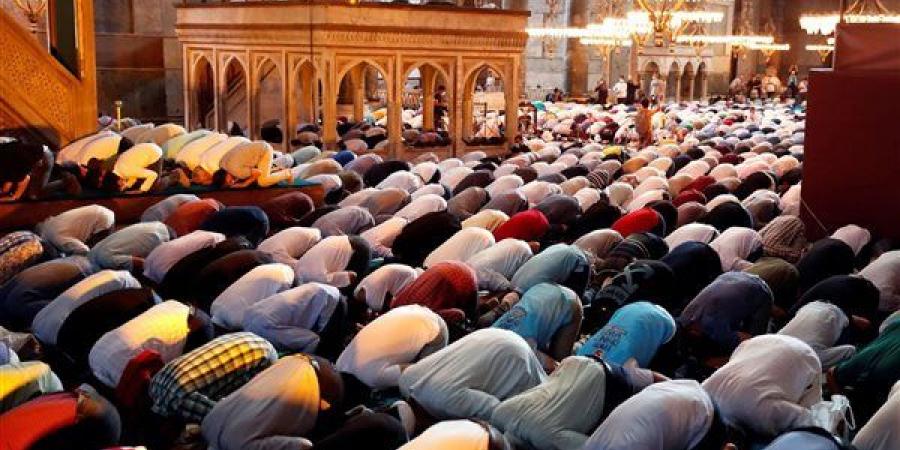 موعد أذان العشاء اليوم الإثنين 10 - 8 - 2026 في القاهرة والمحافظات