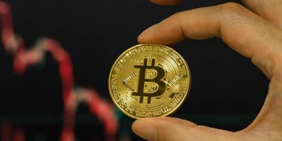 البيتكوين دون 63 ألف دولار وسط تأجيل قانون العملات المشفرة - النيل نيوز