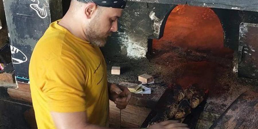 من قلب سوق السمك، أفران بورسعيد البلدي تحافظ على سر النكهة الأصيلة (صور)