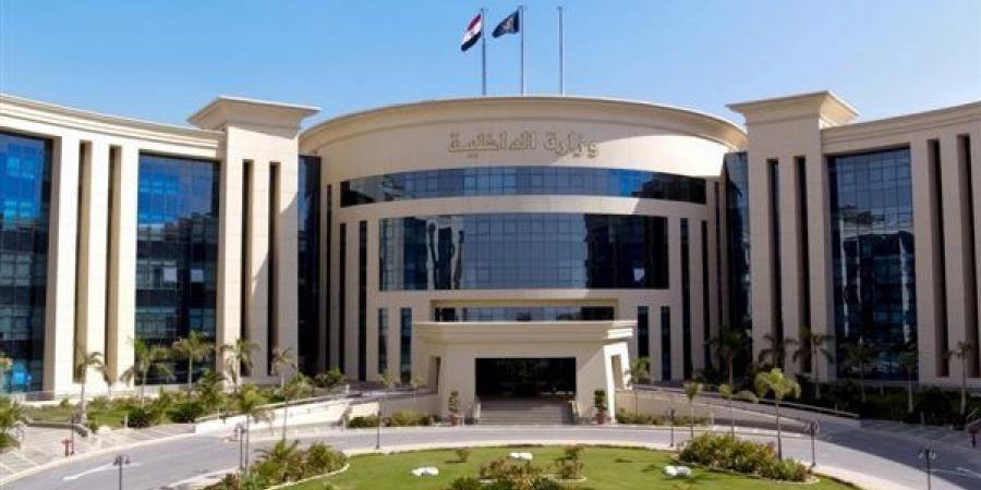 طفل أنهكته يد أمه من كثرة الضرب.. منشور على السوشيال ميديا يكشف استغلاله في التسول بالجيزة - النيل نيوز