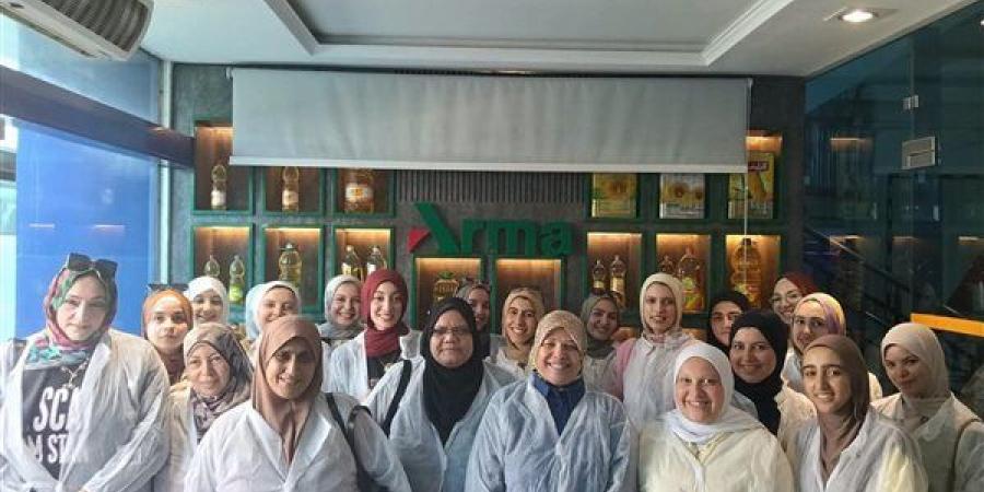 جامعة بنها تنظم زيارة ميدانية لطلابها إلى مصانع العاشر من رمضان - النيل نيوز