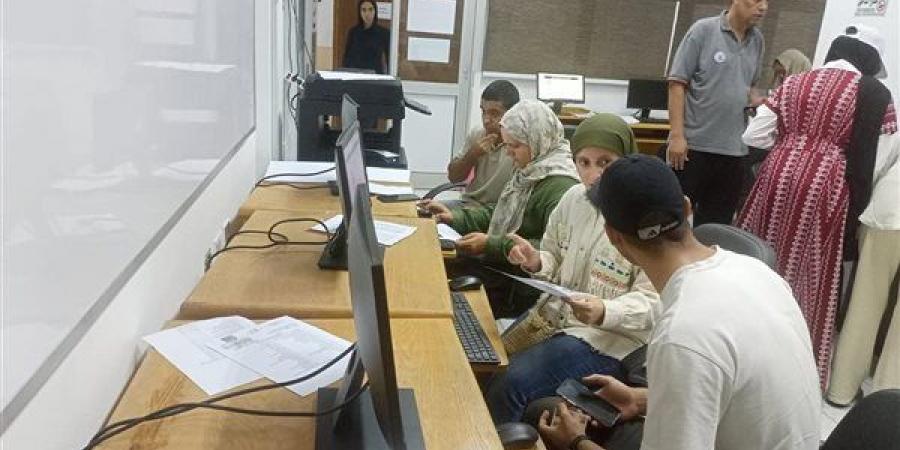 مكتب التنسيق بجامعة القناة يستقبل 75 طالبًا لتسجيل استمارات تقليل الاغتراب - النيل نيوز