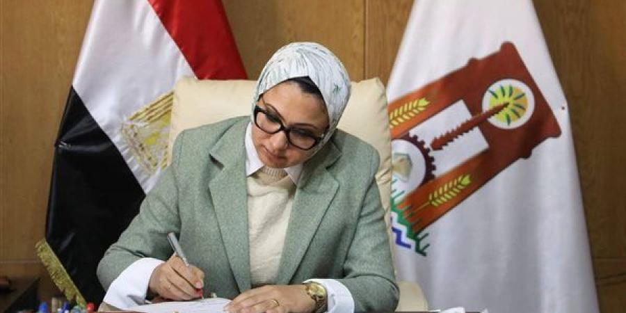 اشتباه تسمم غذائي بالخارجة، غلق المطعم وخروج 15 حالة بعد تحسنها - النيل نيوز