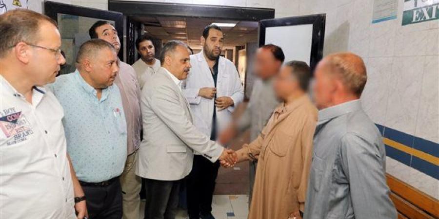 محافظ الشرقية يتفقد سير العمل بمستشفى ديرب نجم المركزي - النيل نيوز