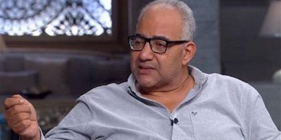 بعد إصابته بالحزام الناري، أشرف زكي يكشف تطورات الحالة الصحية لـ بيومي فؤاد - النيل نيوز