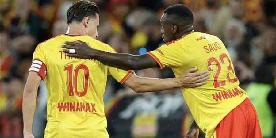 لانس يسقط أمام ستراسبورج بثنائية في الدوري الفرنسي - النيل نيوز