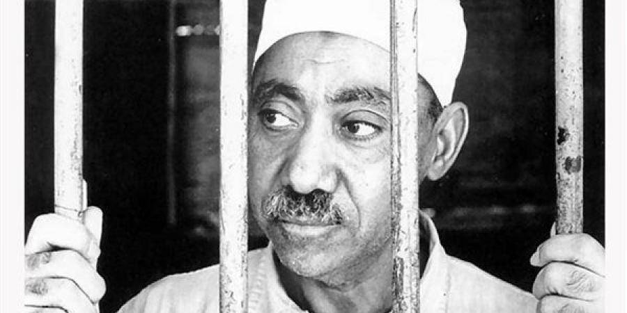 ظاهرة «سيد قطب» تحت المجهر.. القيادي الإخواني عزل الشباب عن واقعهم بشفرات التكفير.. أفكاره المرجعية الأولى لـ «القاعدة وداعش».. تنظيراته عن «الجاهلية والحاكمية» كراسة تعليمية استباحت المجتمعات - النيل نيوز