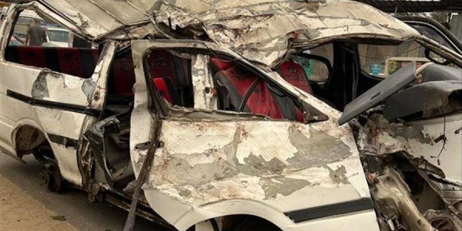 مصرع وإصابة 20 شخصا في انقلاب ميكروباص بطريق أسيوط الصحراوي الغربي - النيل نيوز