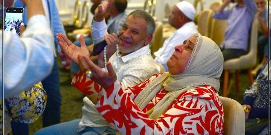 سجود وتكبيرات وانهيار من الفرحة، لحظة إعلان أسماء الفائزين في قرعة الحج بالدقهلية - النيل نيوز